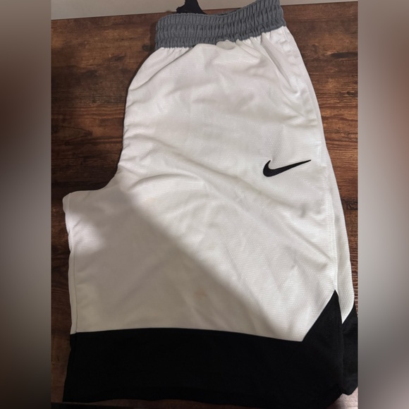 Nike Mens basketball Athletic Shorts, black white grey, large, brand new no tag - Picture 2 of 5
